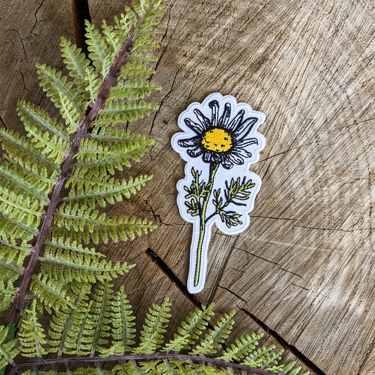 iron-on patch | daisy flower - 4" x 1.8"