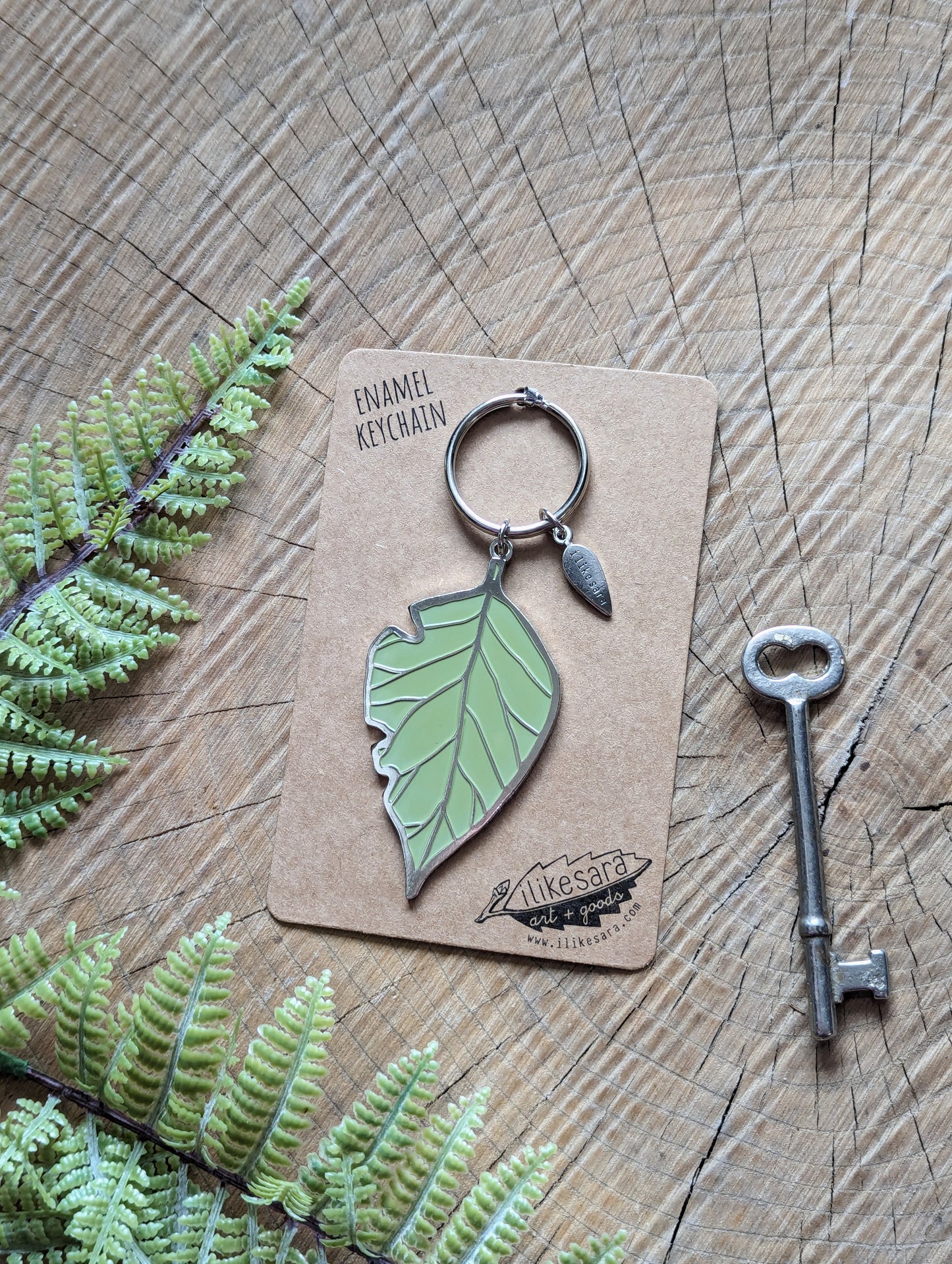 metal enamel keychain / purse charm | green leaf