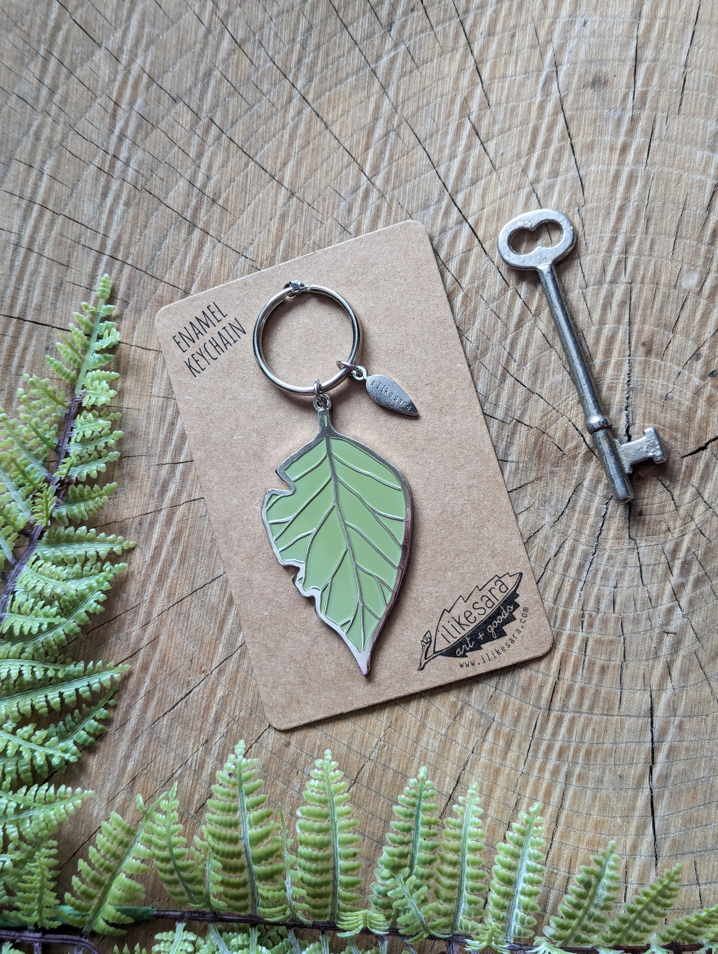 metal enamel keychain / purse charm | green leaf