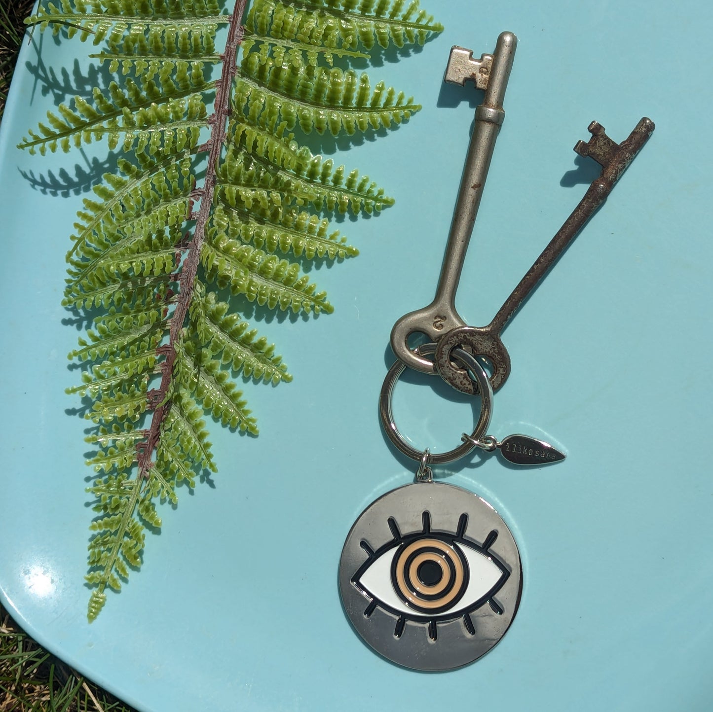 metal enamel keychain / purse charm | eyeball