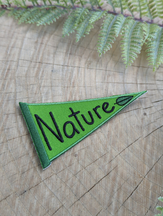 iron-on patch | nature pennant flag - green 3.8" x 2"