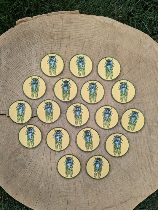 iron-on patch | cicada - 2.5" round