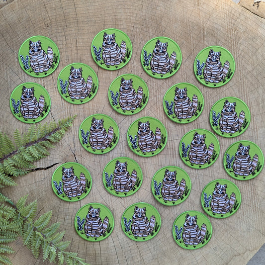 iron-on patch | outside cat - green 2.5" round