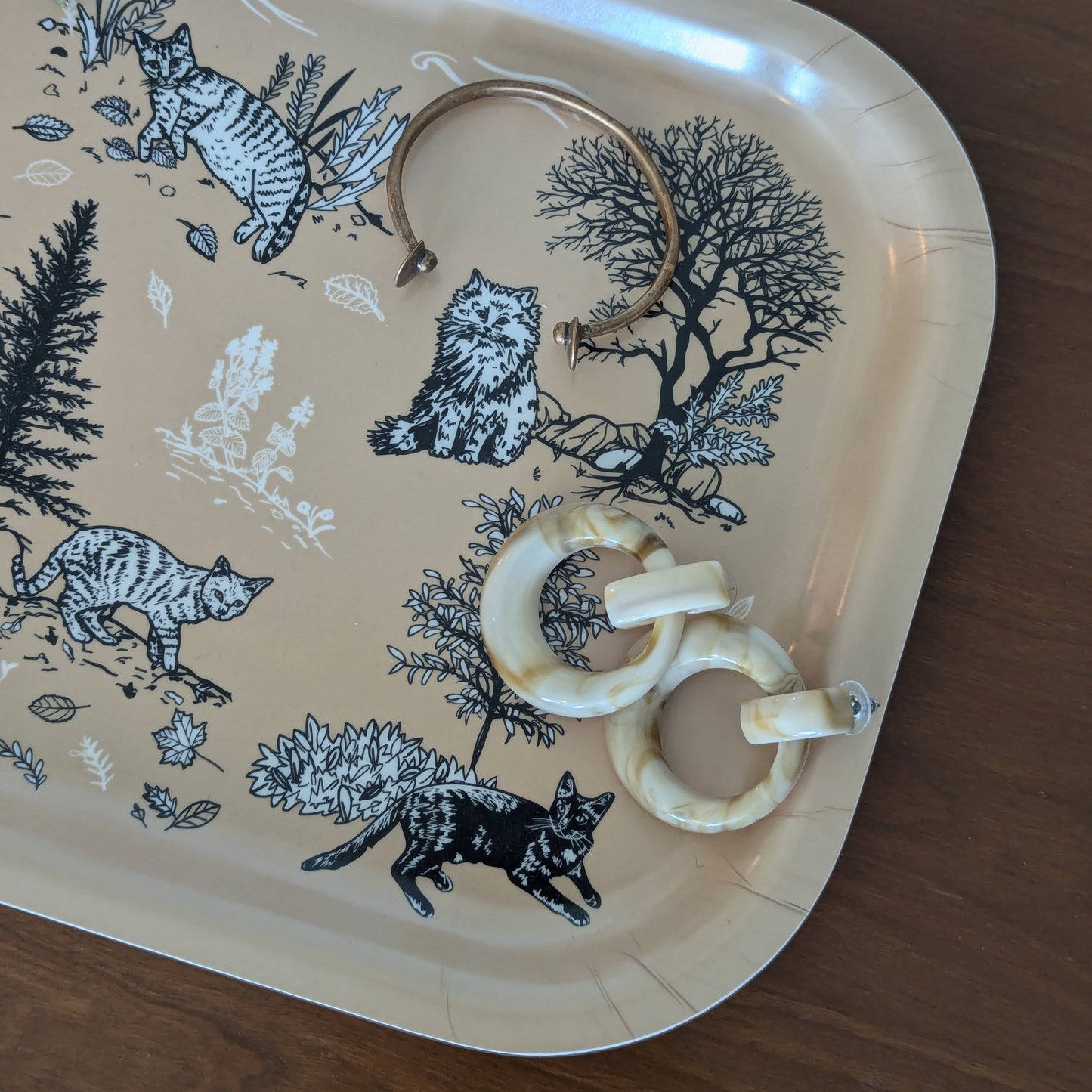 birch wood tray | outside cats - tan 17" x 9" dishwasher safe