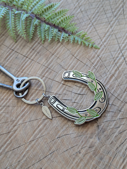 metal enamel keychain / purse charm | lucky vine horseshoe