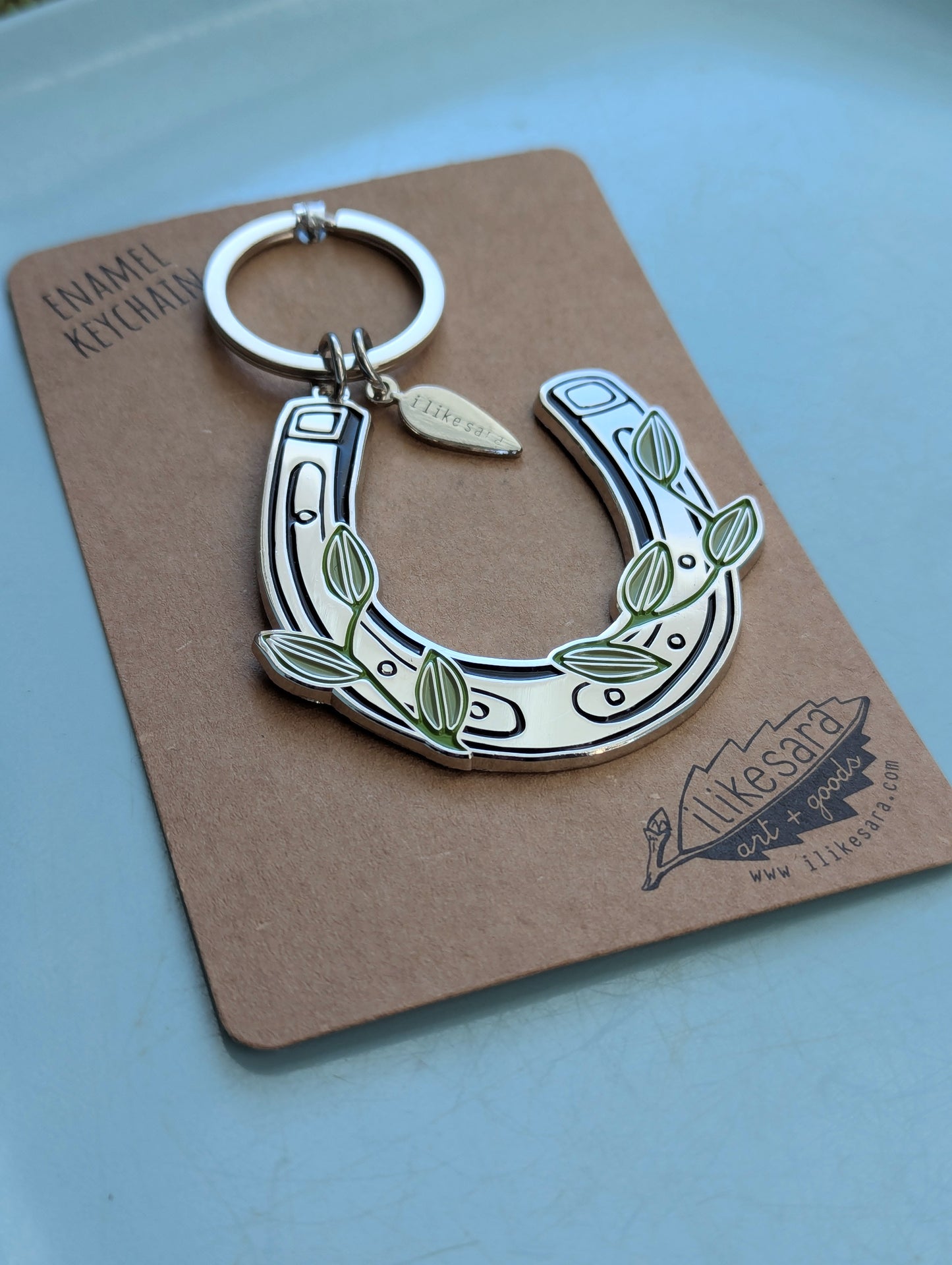 metal enamel keychain / purse charm | lucky vine horseshoe