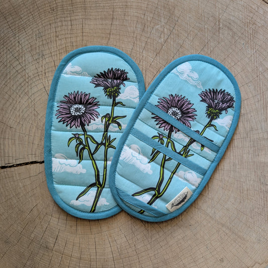 insulated pot holder / hot pad | aster flower & clouds