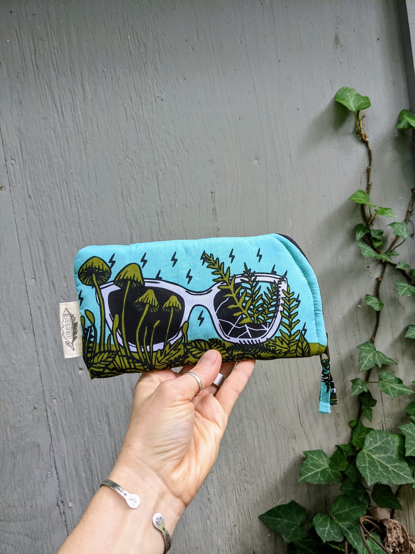 glasses case | nature glasses - green & blue cushioned zipper bag