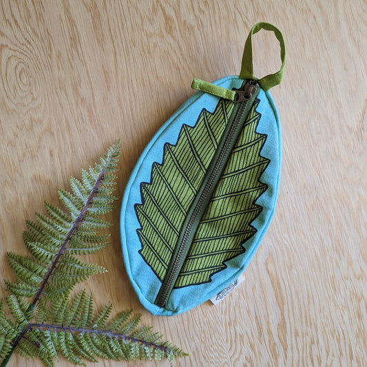 zippered pouch | leaf