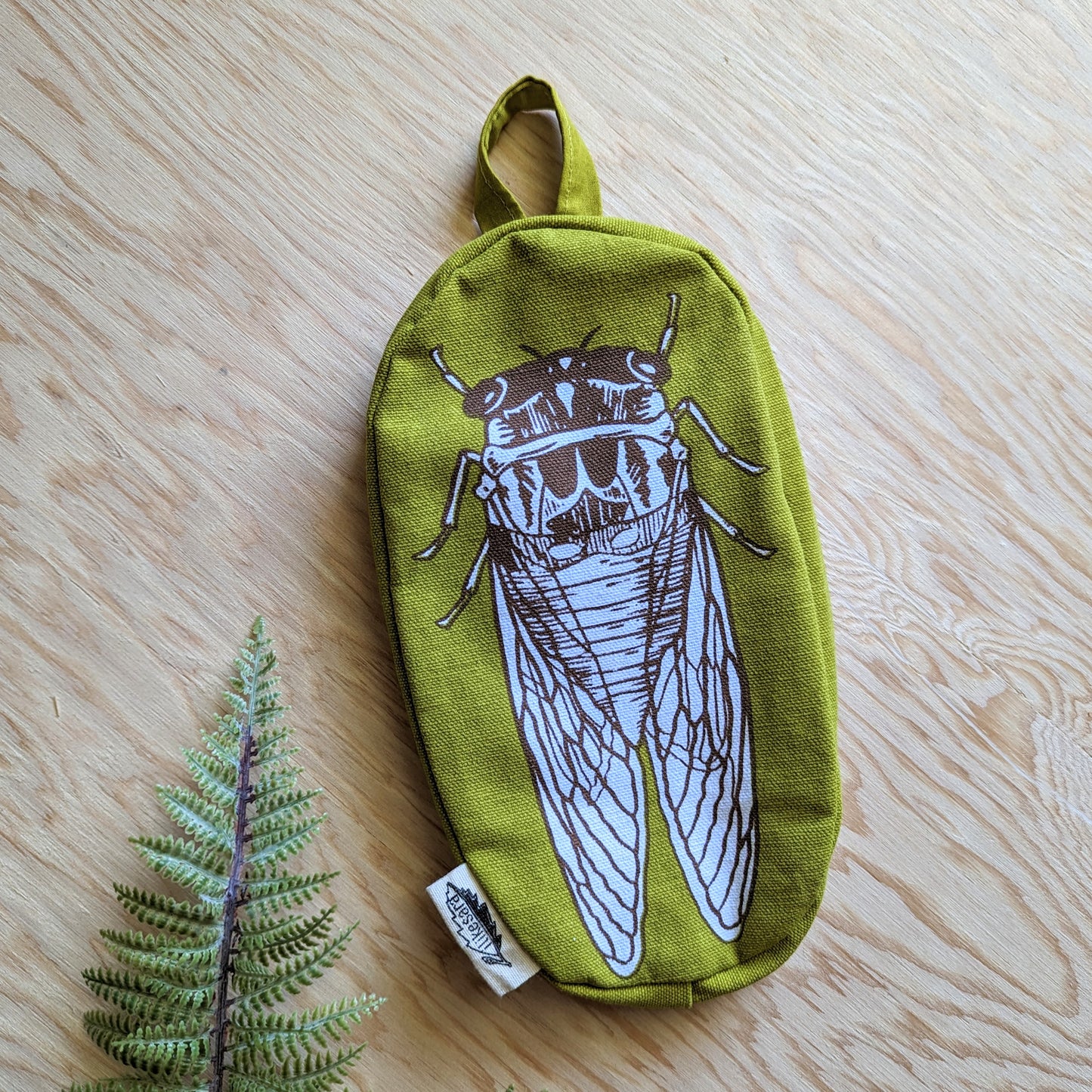 zippered pouch | cicada