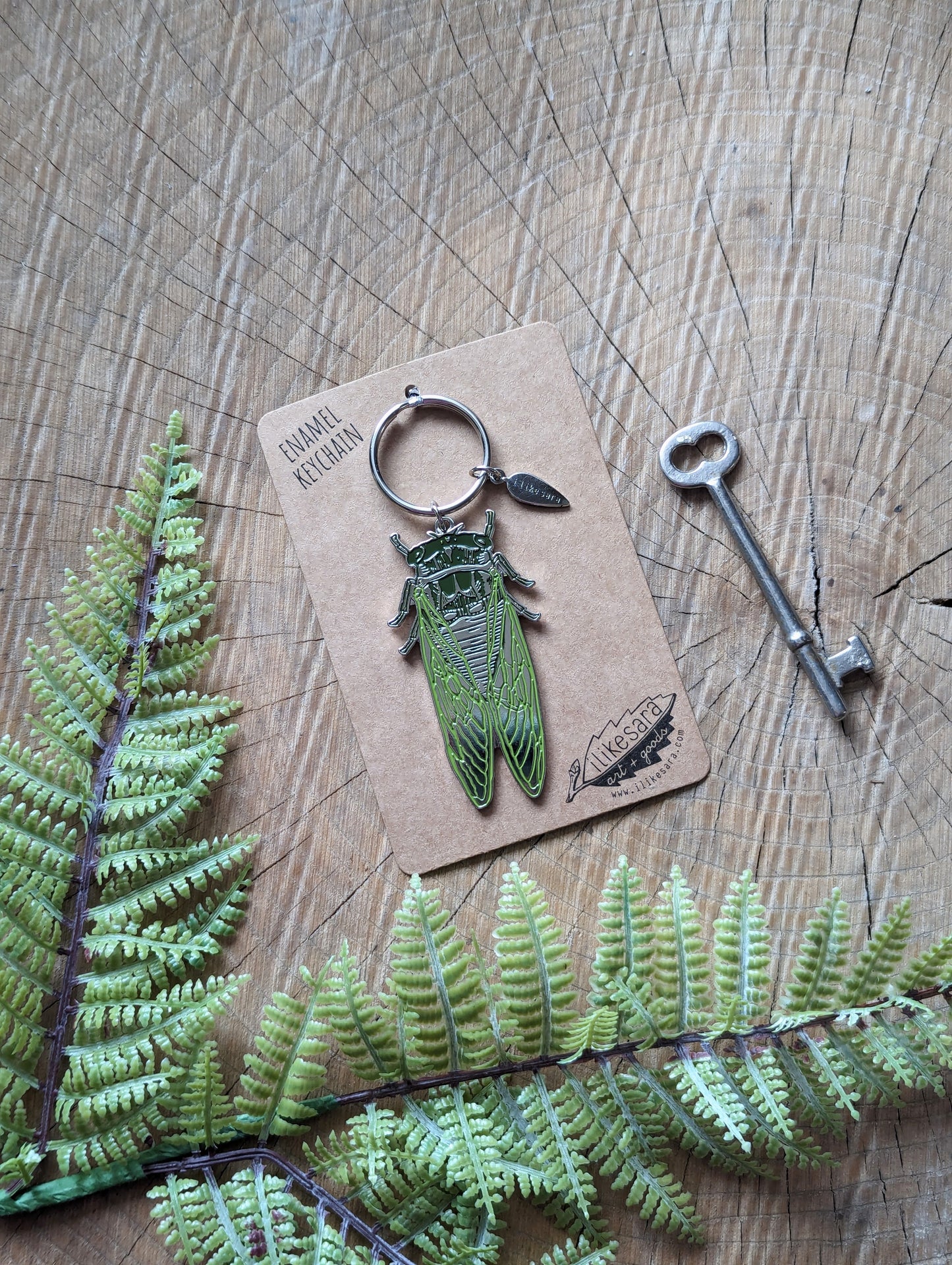 metal enamel keychain / bag charm | cicada