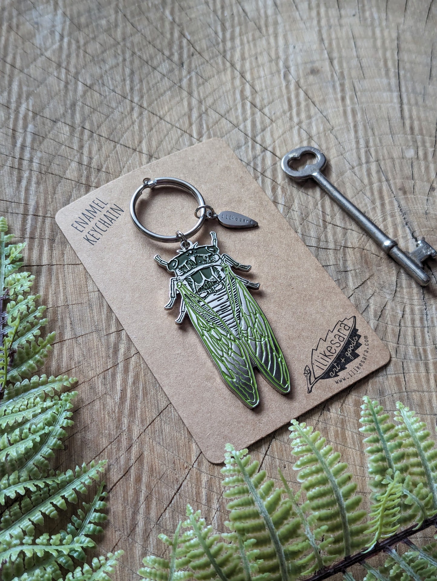 metal enamel keychain / bag charm | cicada