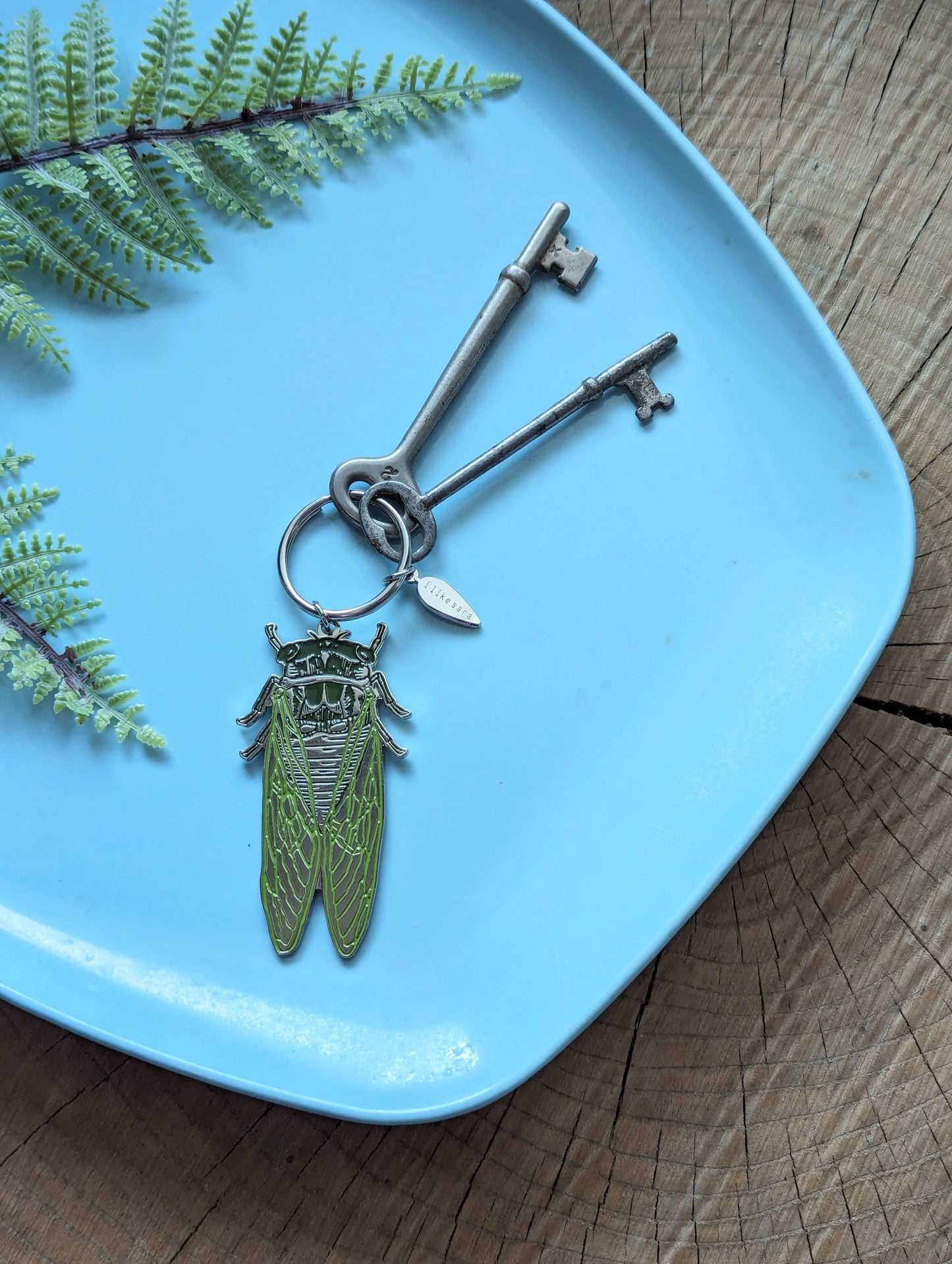 metal enamel keychain / bag charm | cicada