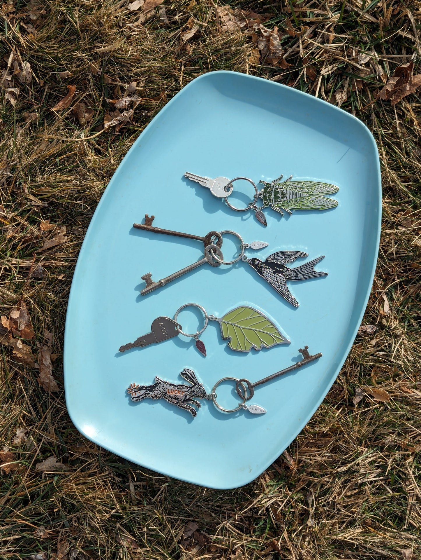 metal enamel keychain / bag charm | cicada