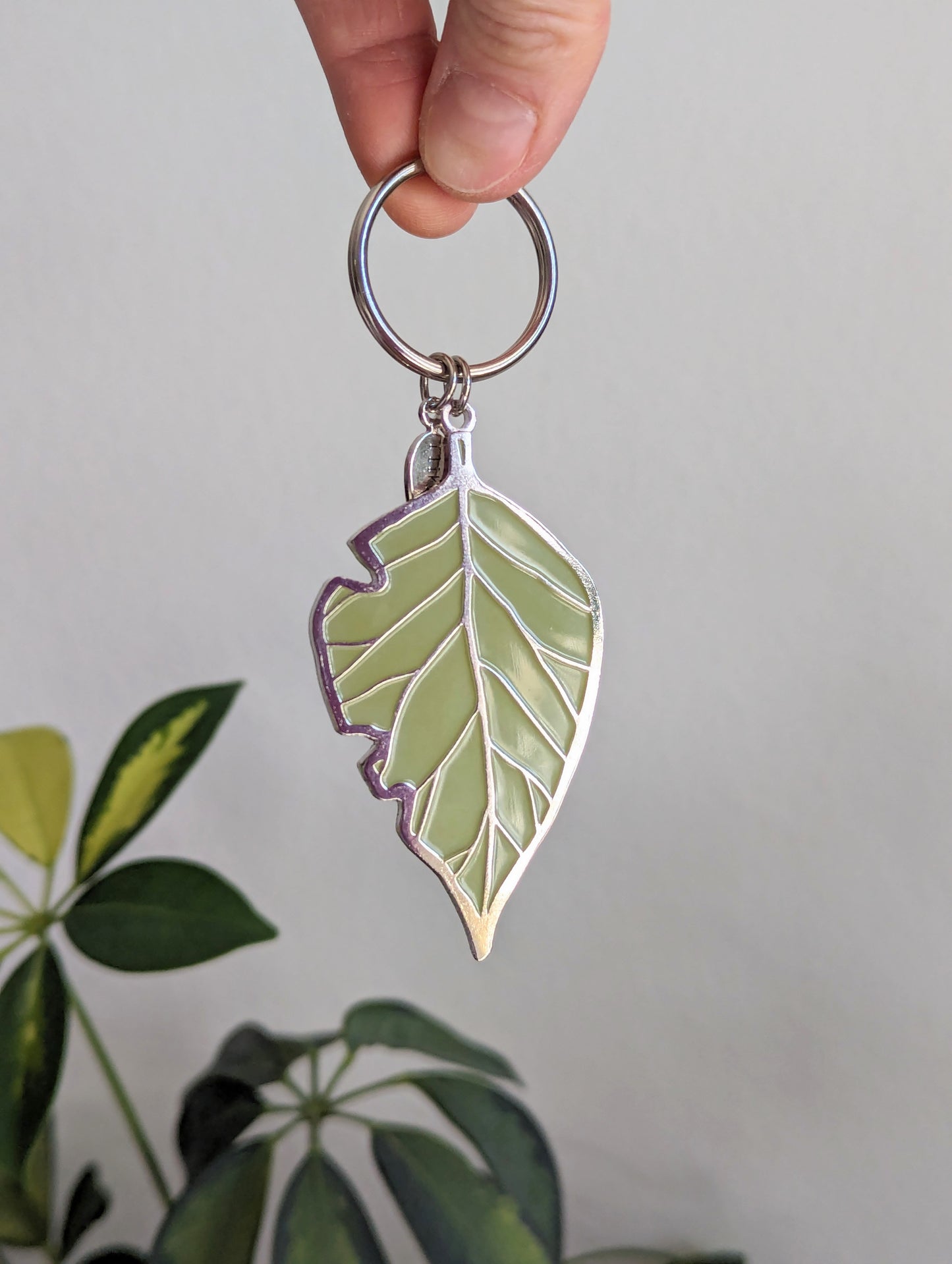metal enamel keychain / bag charm | green leaf