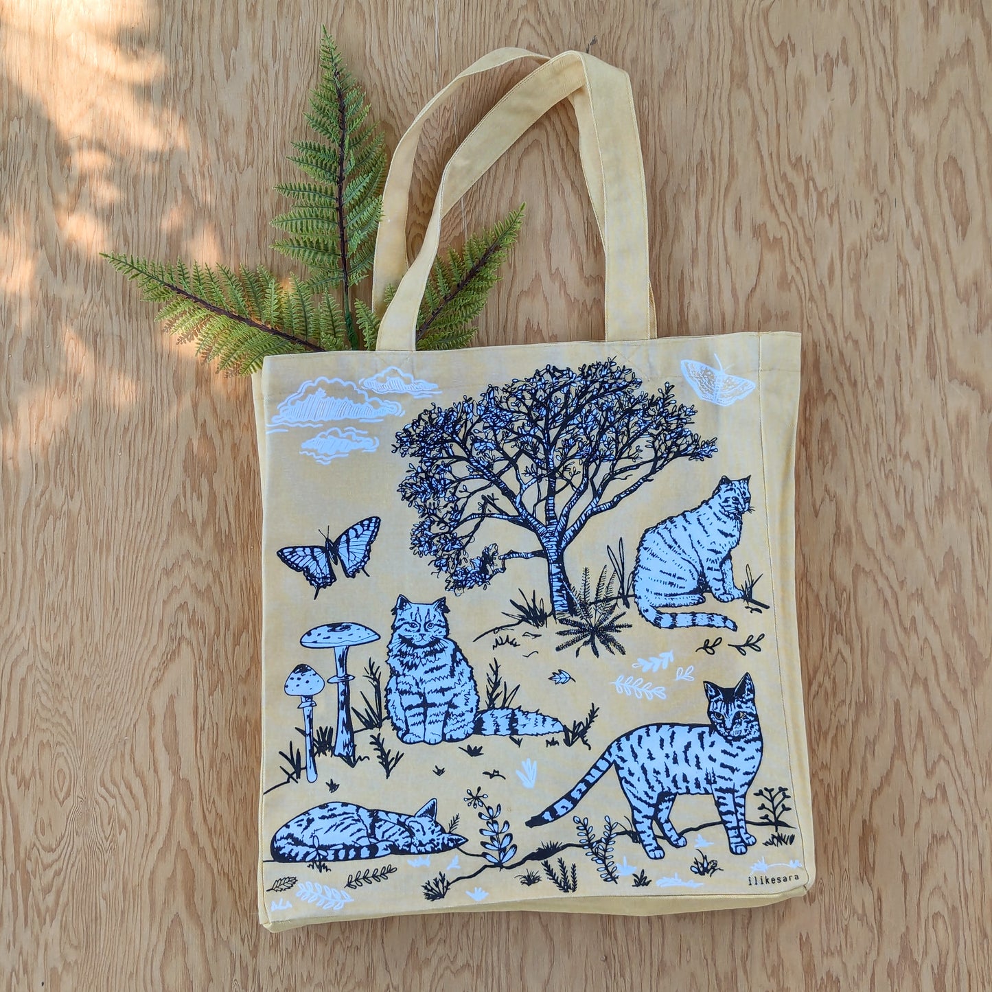 tote bag | outside cats