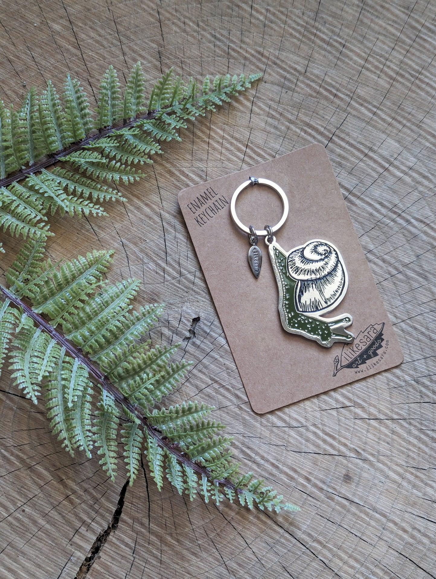 metal enamel keychain / bag charm | snail