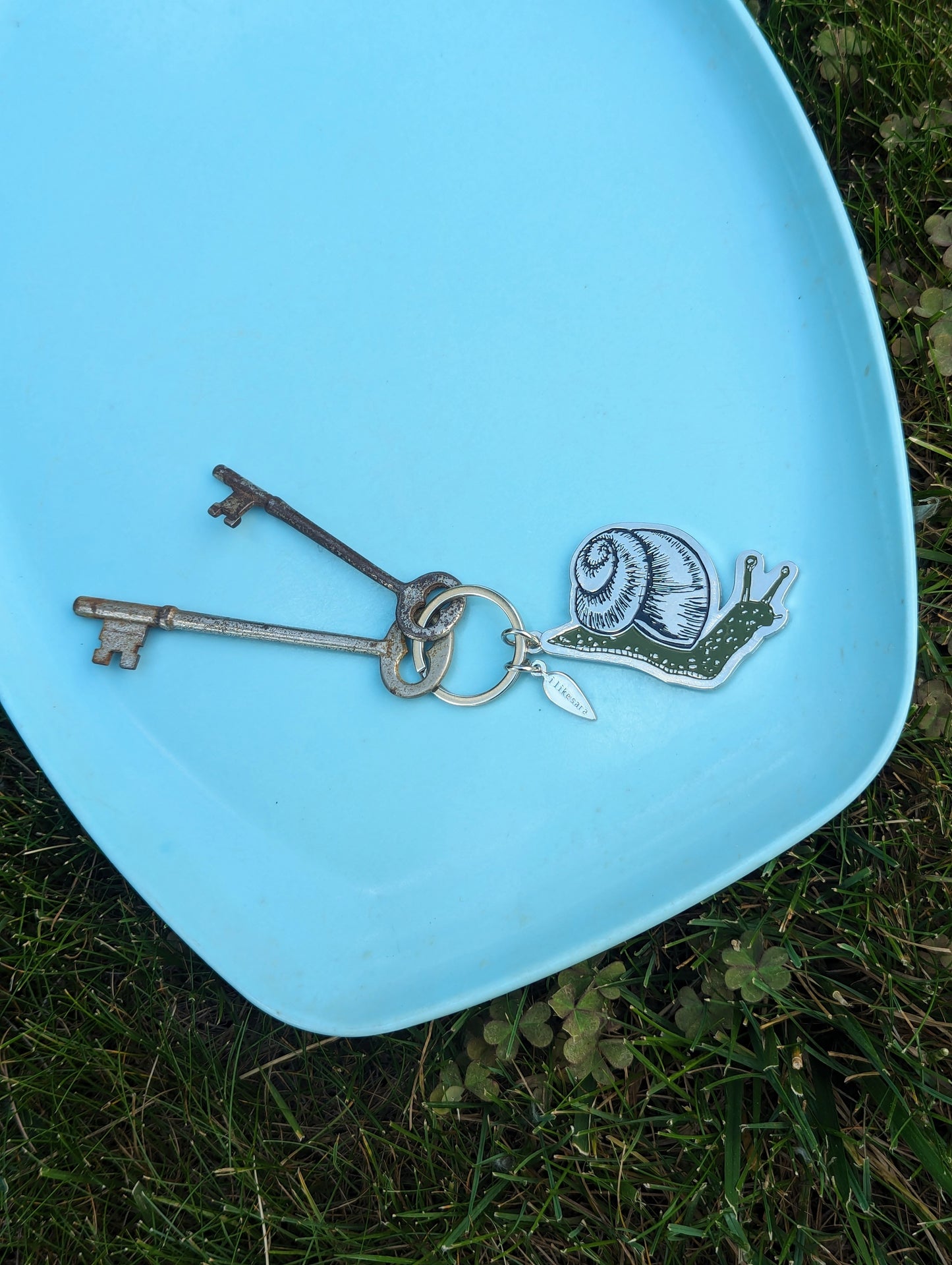 metal enamel keychain / bag charm | snail