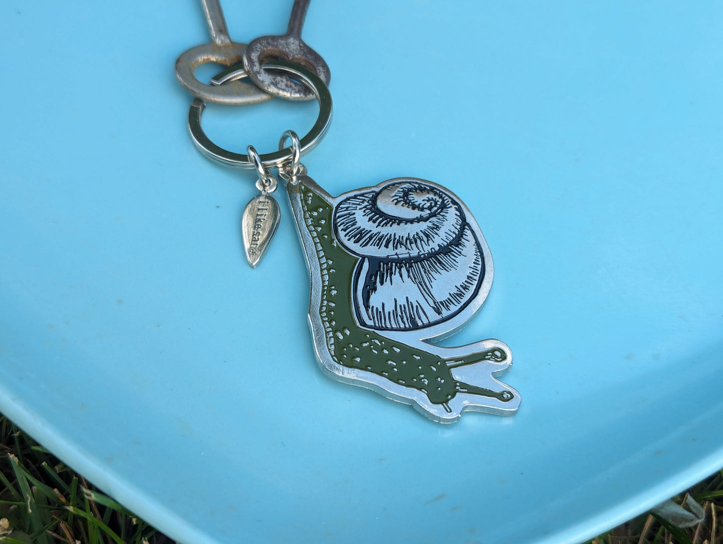 metal enamel keychain / bag charm | snail