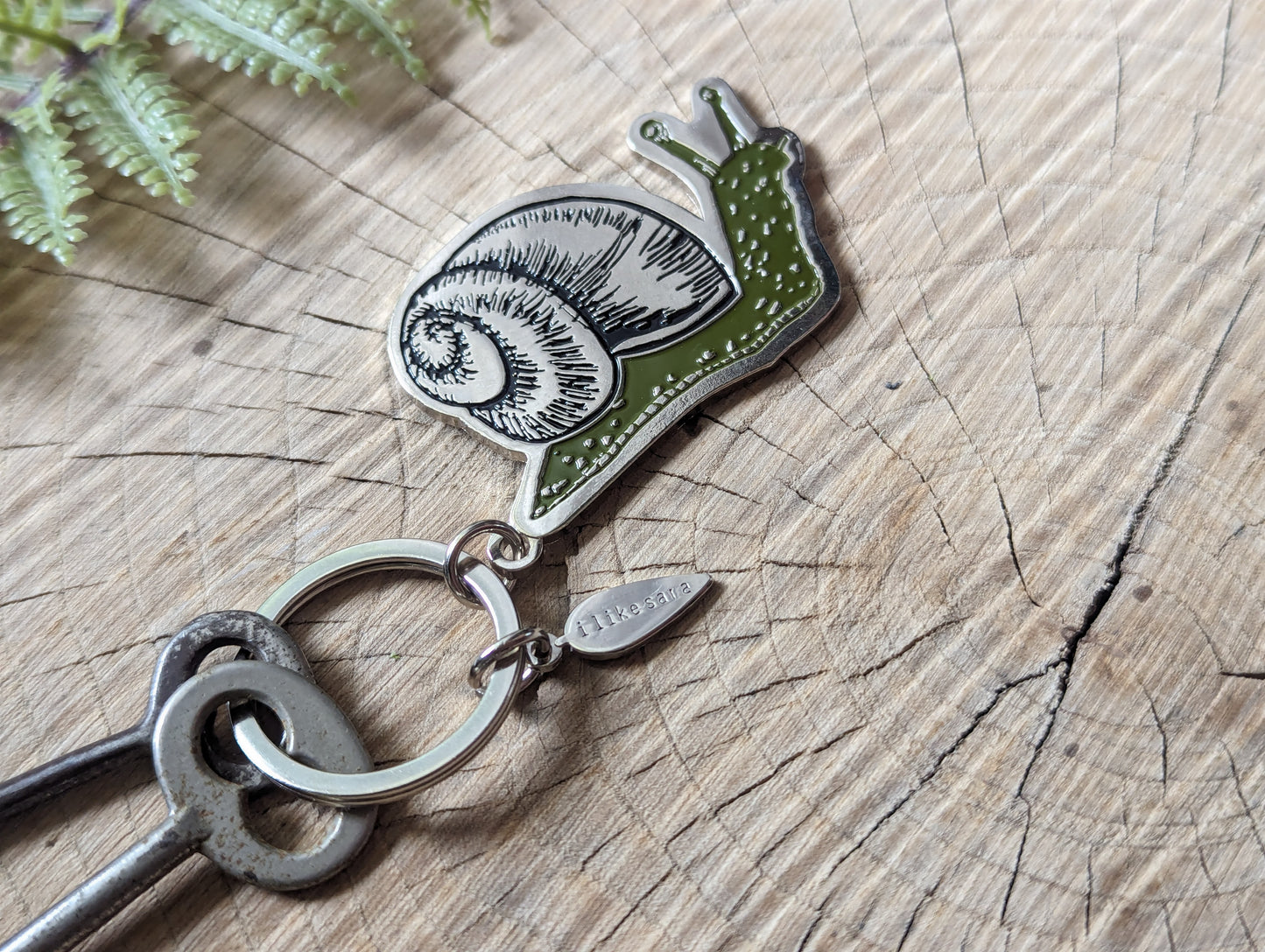 metal enamel keychain / bag charm | snail