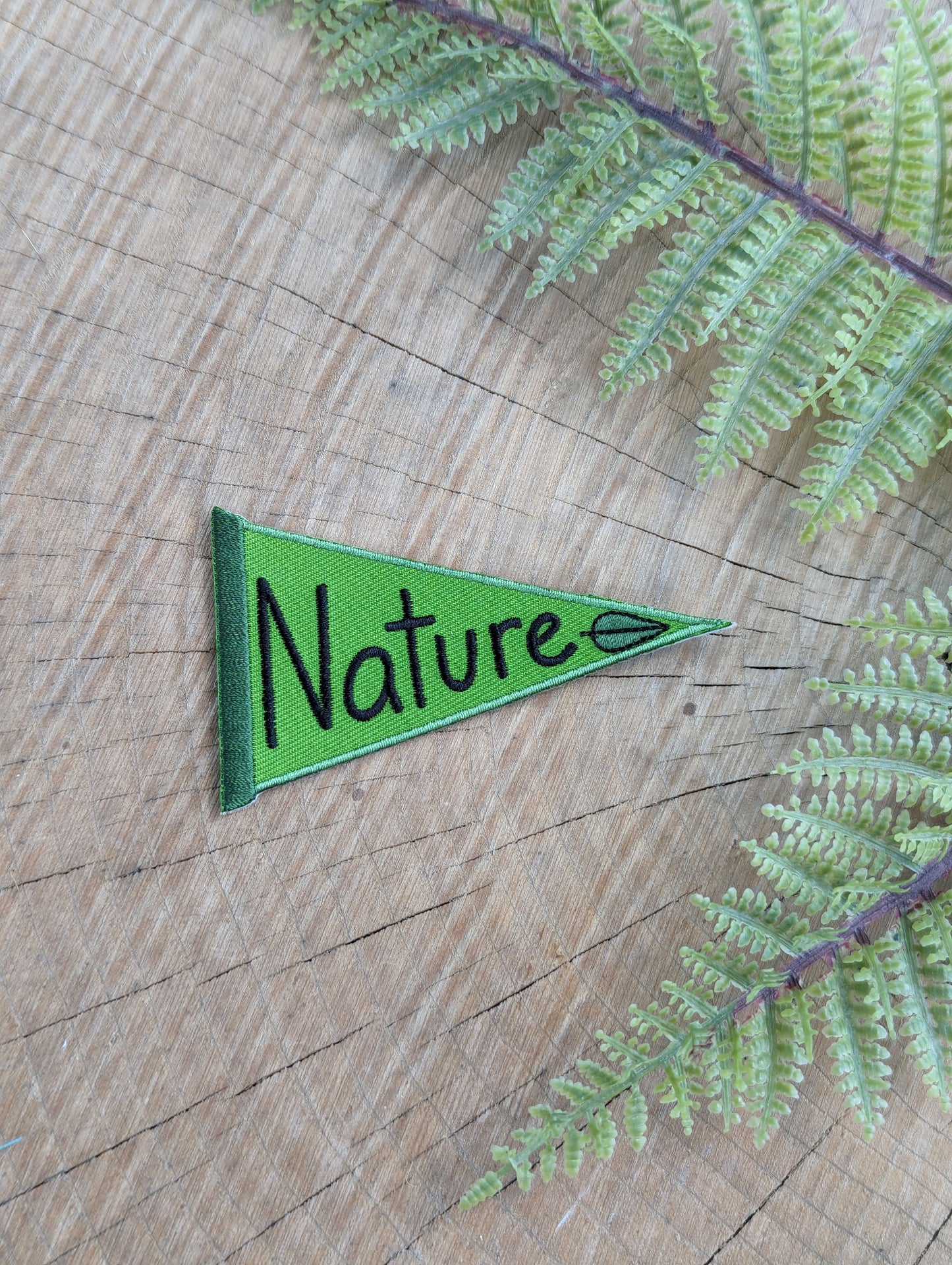 iron-on patch | nature pennant flag - green 3.8" x 2"