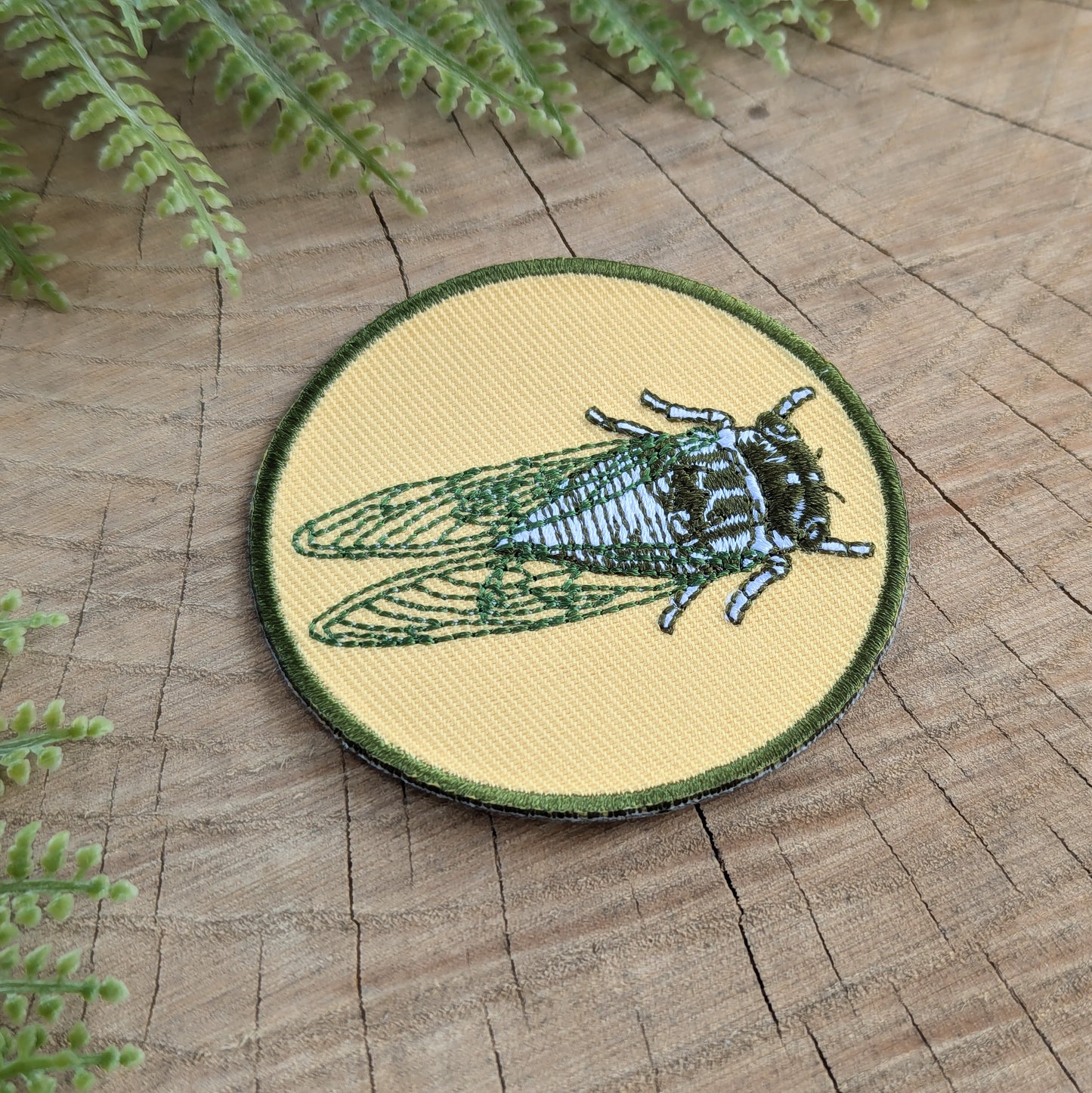 iron-on patch | cicada - 2.5" round