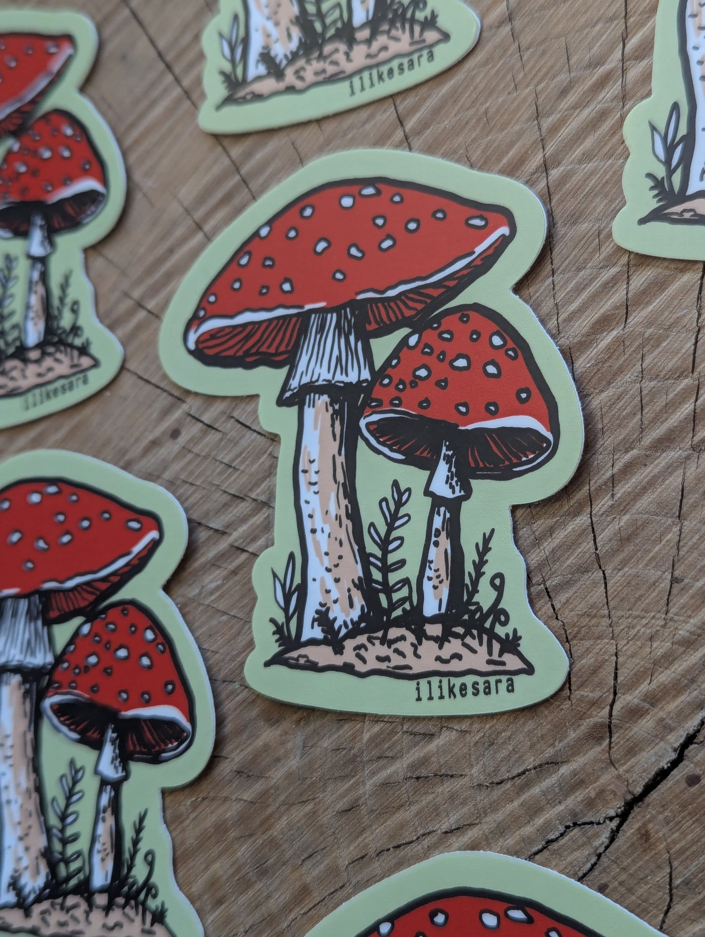 sticker | fly agaric mushroom - waterproof uv-resistant vinyl nature decal