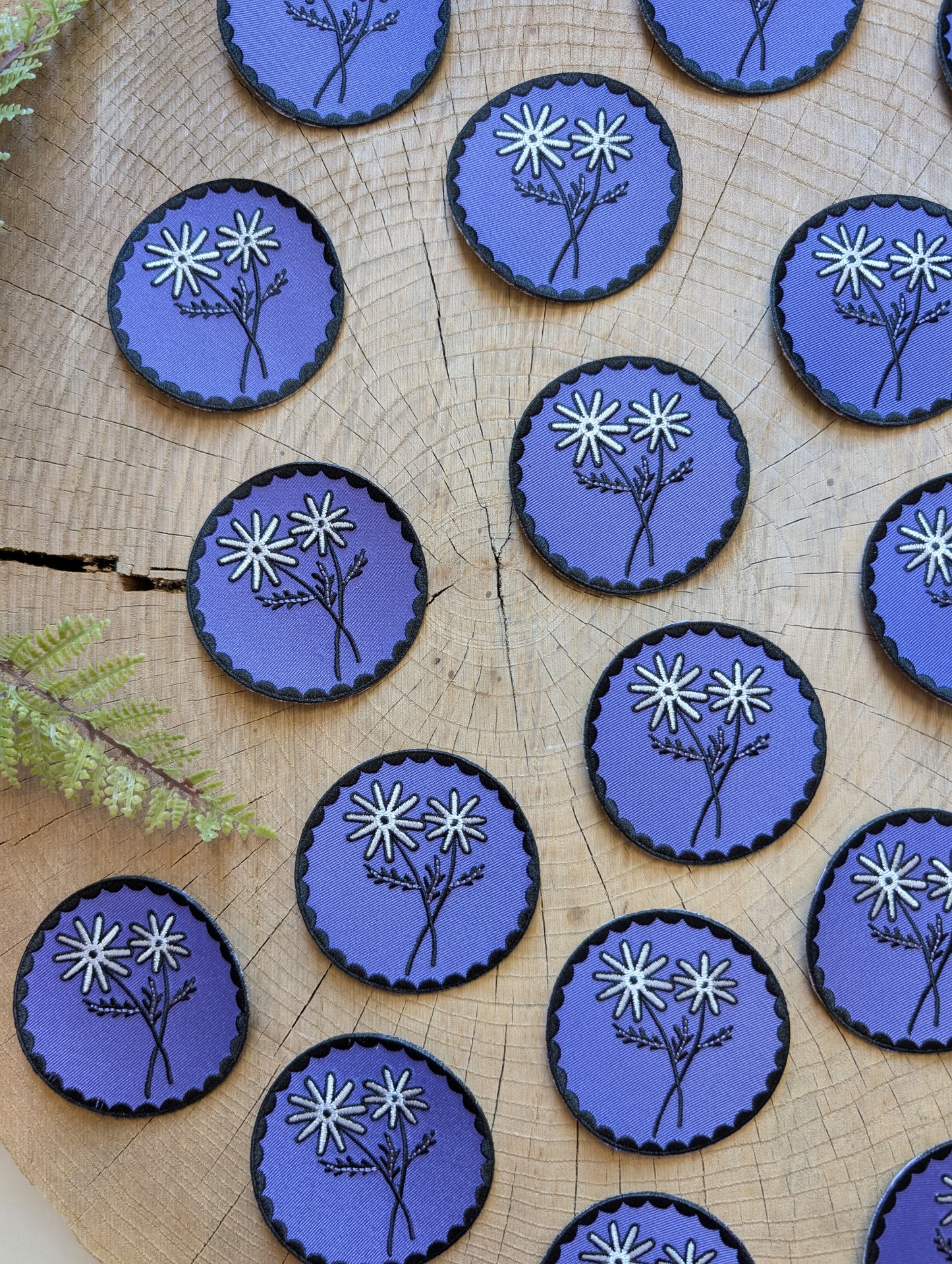 iron-on patch | purple daisy flower - 2.75" round