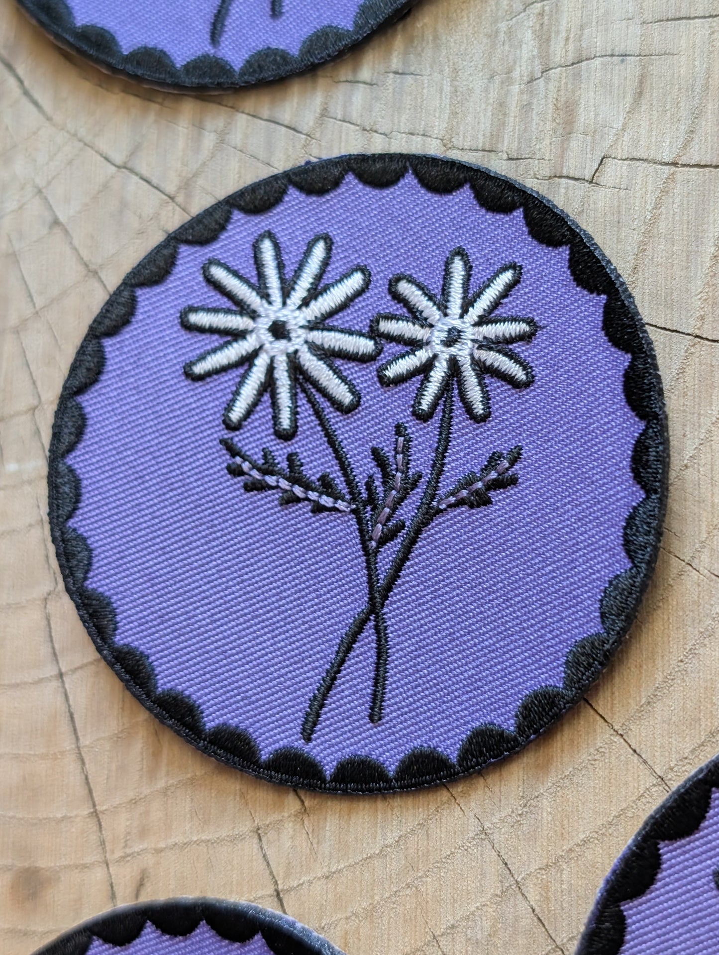 iron-on patch | purple daisy flower - 2.75" round