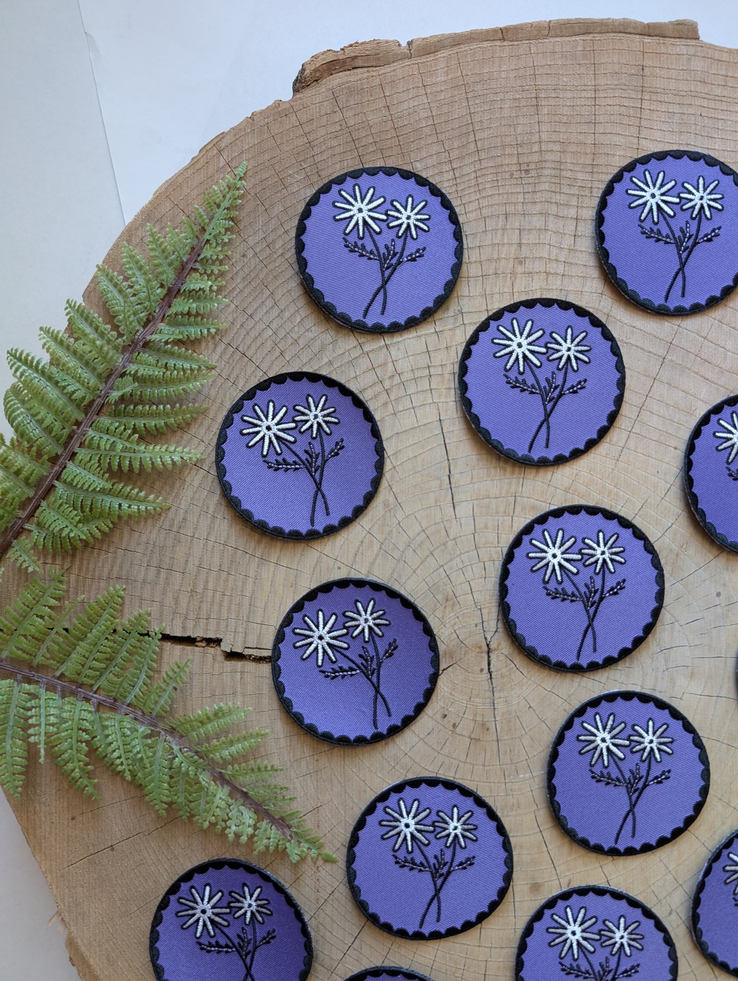iron-on patch | purple daisy flower - 2.75" round