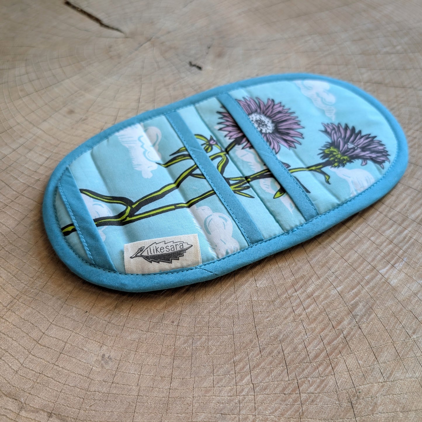 insulated pot holder / hot pad | aster flower & clouds