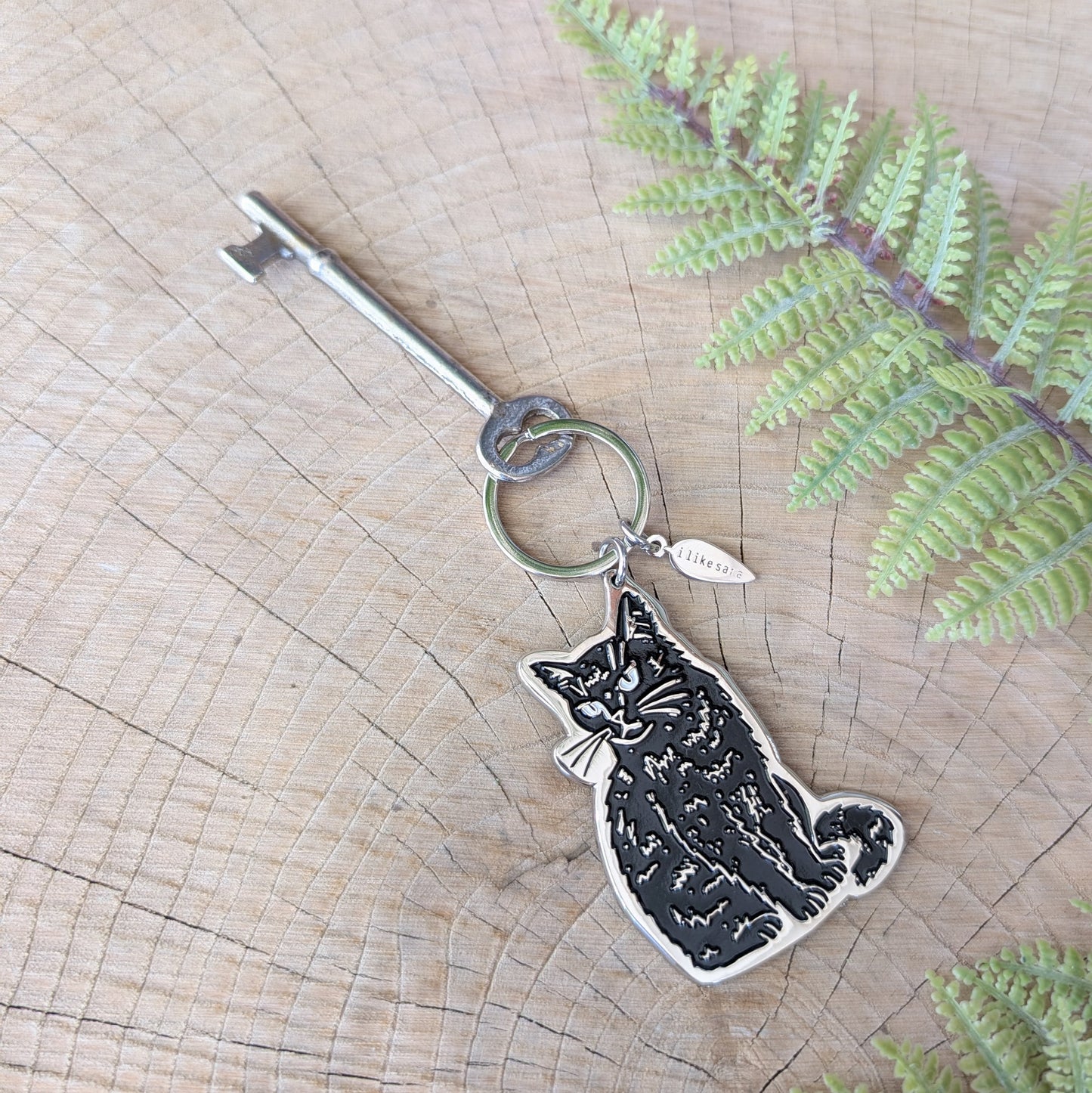 metal enamel keychain / purse charm | black cat