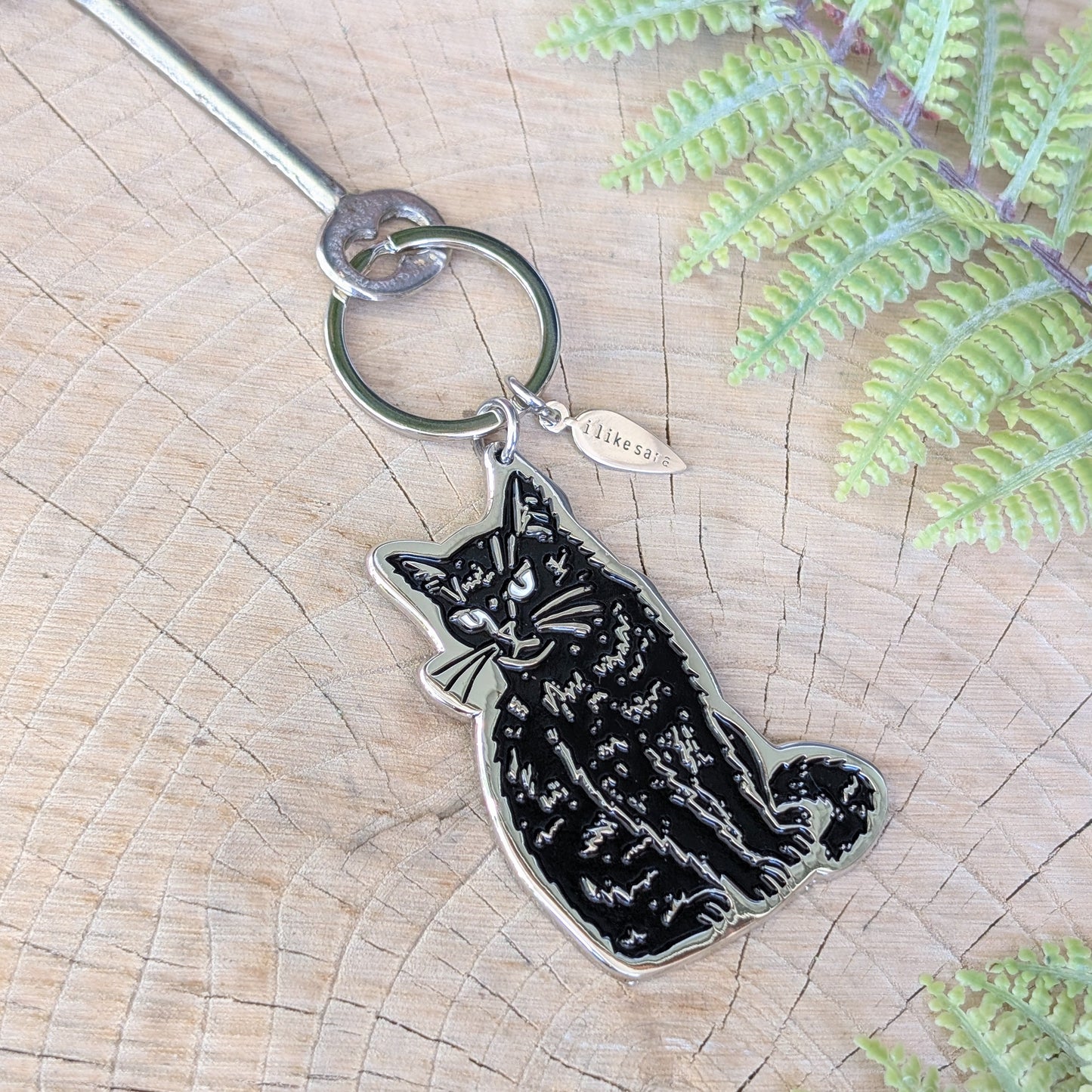 metal enamel keychain / purse charm | black cat