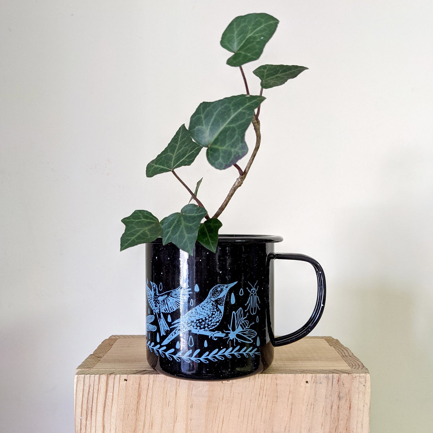 enamel mug | flying things