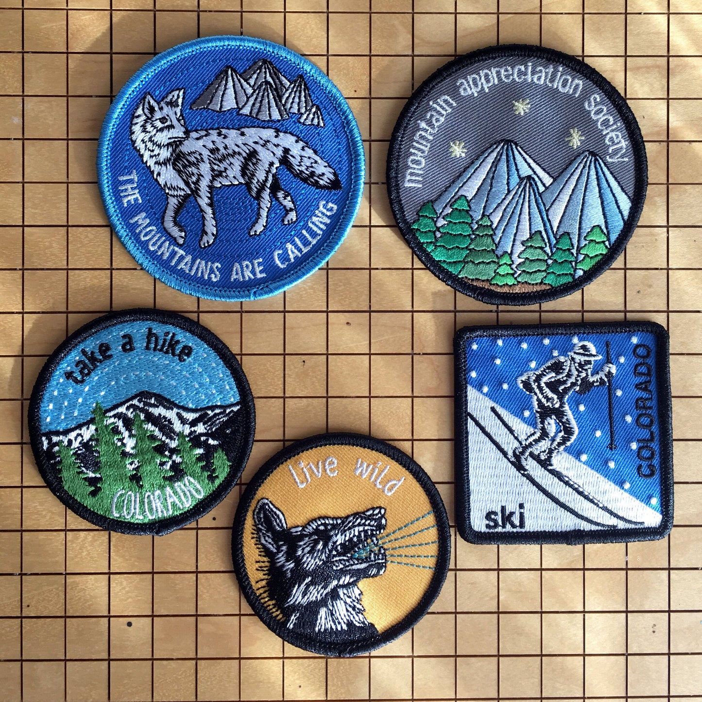 patch | the mountains are calling wolf